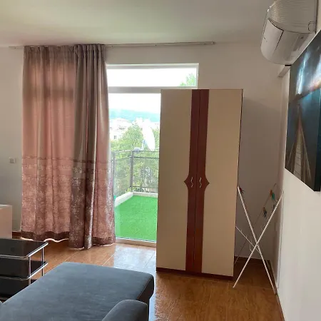 Spacious 1-bedroom On The 6th Floor *